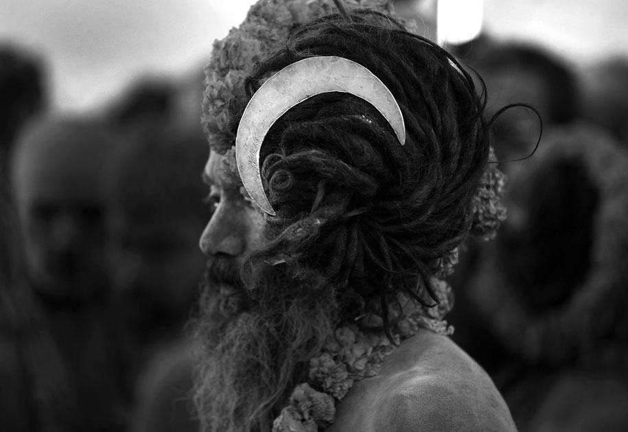 07_moon.sadhu.portrait.kumbh.india.jpg